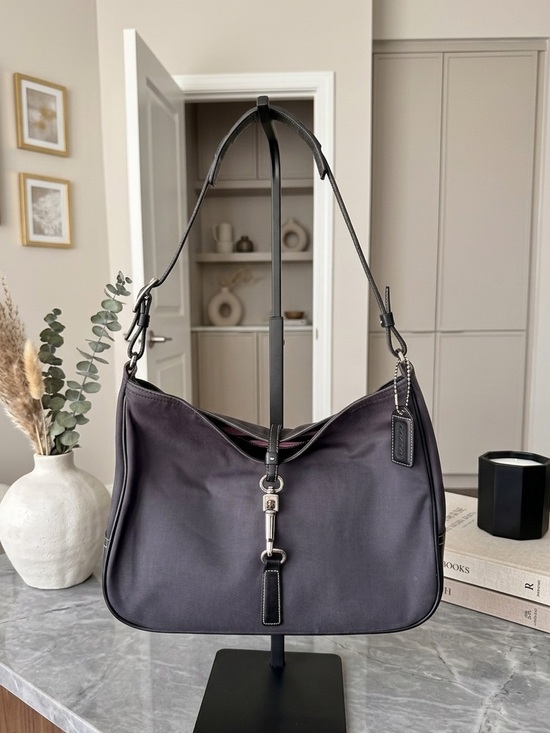 Coach Handbags - 🚨LOW START- Vintage Y2K Coach Hamptons Hobo bag (2000, style 7774)